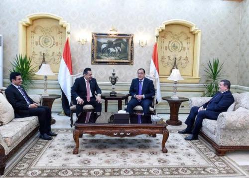 مع رئيس وزراء اليمن " الدكتور معين عبد الملك" والدكتور "مصطفى مدبولى" رئيس مجلس الوزراء فى الاستقبال الرسمى بمطار القاهرة 2020