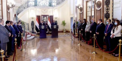 مع رئيس وزراء اليمن " الدكتور معين عبد الملك" والدكتور "مصطفى مدبولى" رئيس مجلس الوزراء فى المؤتمر الصحفى عام 2020
