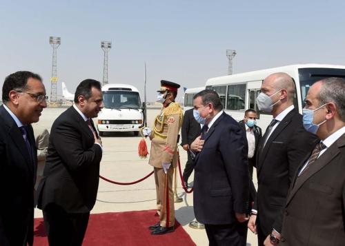 مع رئيس وزراء اليمن " الدكتور معين عبد الملك" فى الاستقبال الرسمى بمطار القاهرة 2020