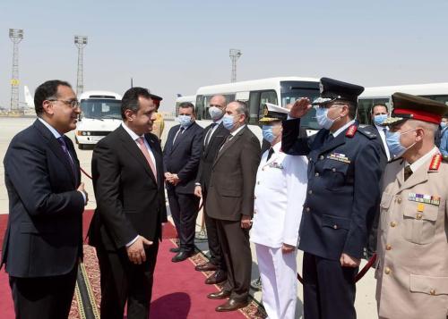 مع رئيس وزراء اليمن " الدكتور معين عبد الملك" فى الاستقبال الرسمى بمطار القاهرة 2020