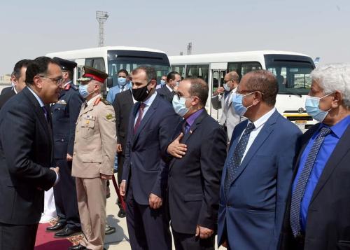 مع رئيس وزراء اليمن " الدكتور معين عبد الملك" فى الاستقبال الرسمى بمطار القاهرة 2020