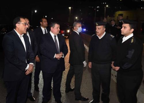 خلال جولة مع رئيس الوزراء "مصطفى مدبولى" لتفقد حظر التجول فى شوارع القاهرة عام 2020